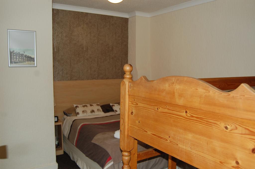 The Penrhyn Hotel Blackpool Bagian luar foto
