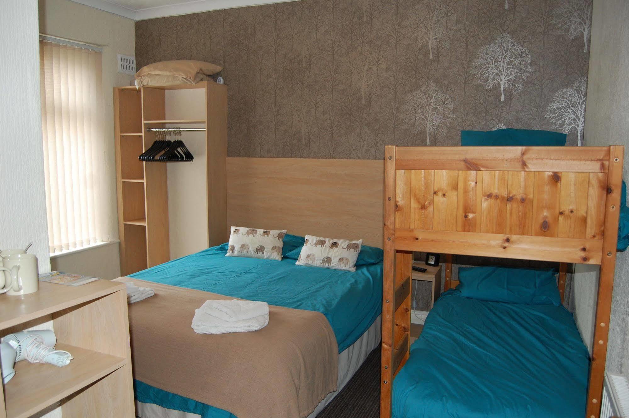 The Penrhyn Hotel Blackpool Bagian luar foto