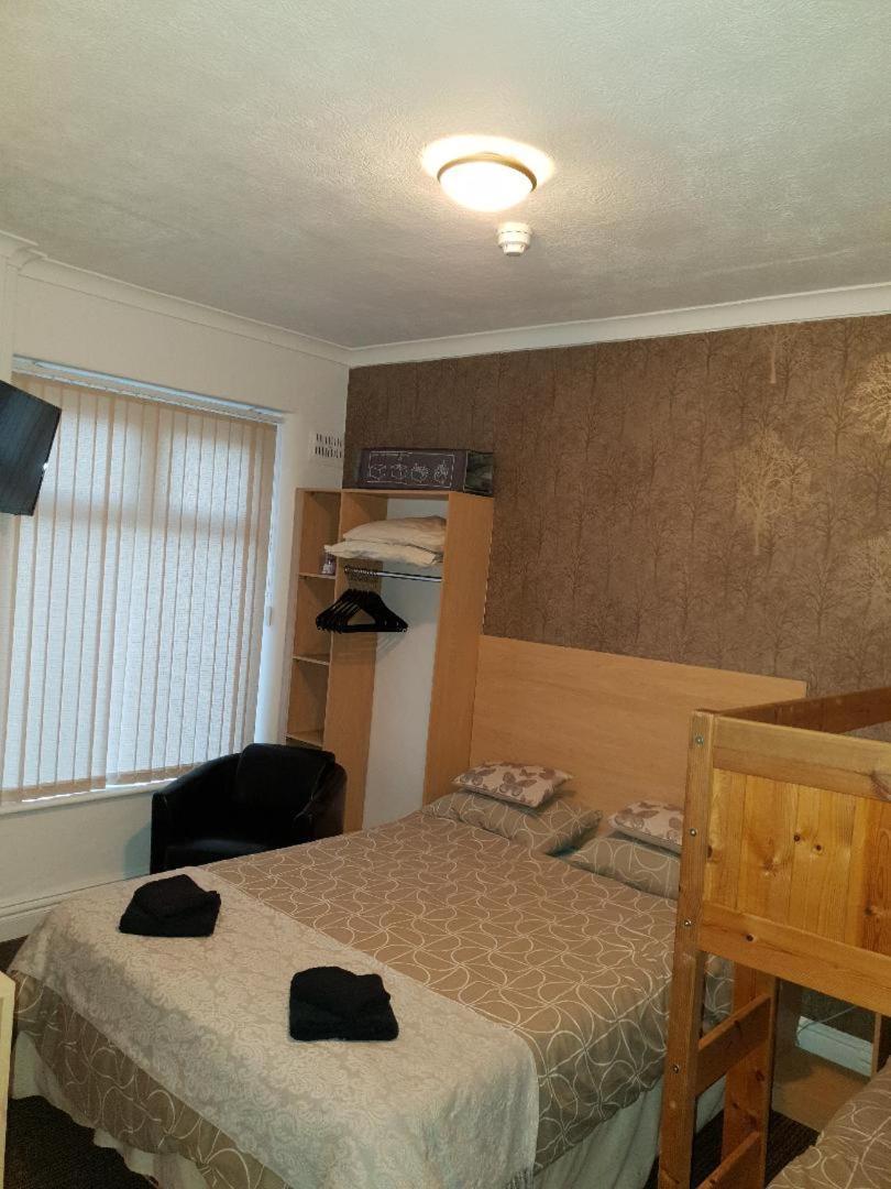 The Penrhyn Hotel Blackpool Bagian luar foto