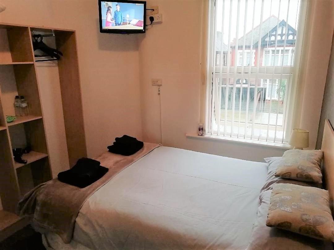 The Penrhyn Hotel Blackpool Bagian luar foto